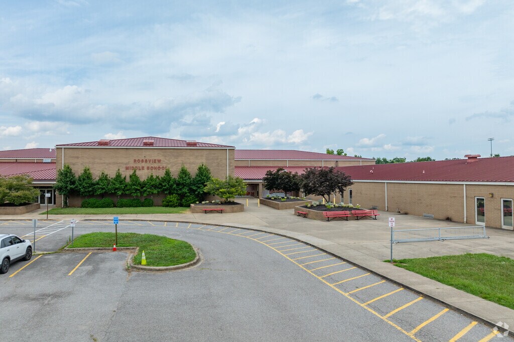 Rossview Middle School enrolls over 1,400 students every year in Clarksville.