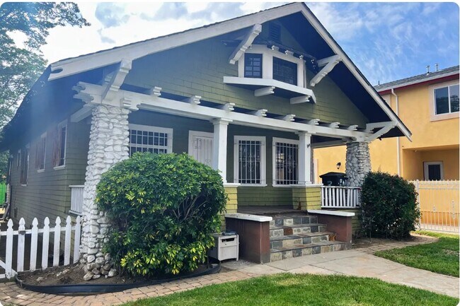 3525 S Budlong Ave unit 3525, Los Angeles, CA 90007 - photo 2