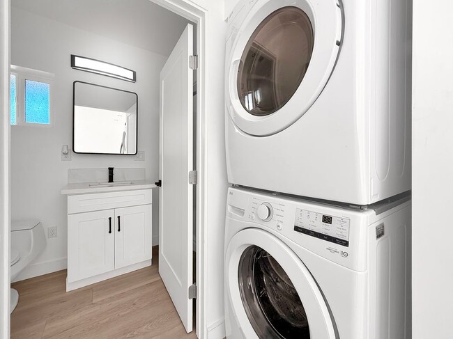 1273 Donatello St, Lancaster, CA 93535 - photo 6