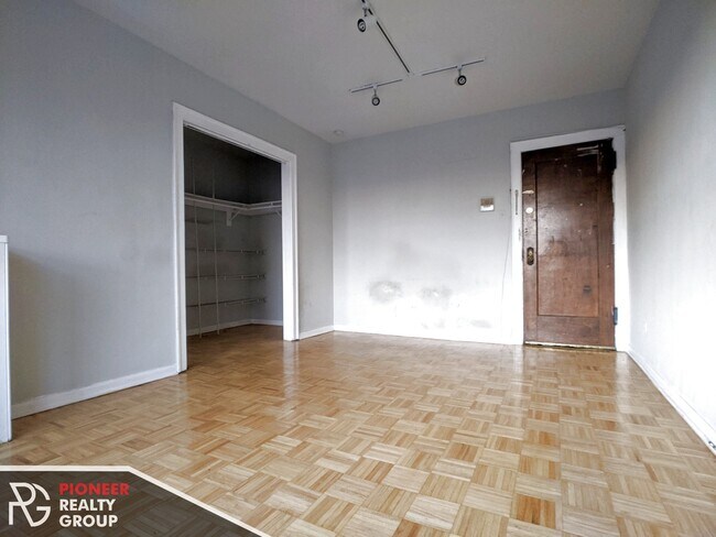 737 W Belmont Ave unit 739-505, Chicago, IL 60657 - photo 3