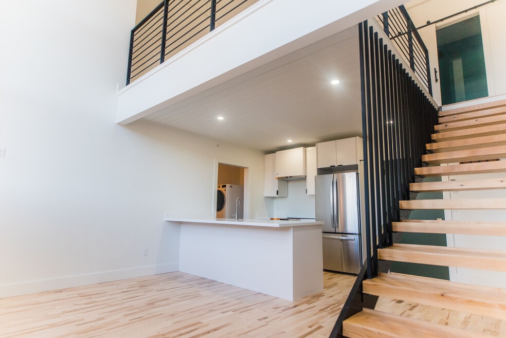 35 Laurel Ave, Auburn, ME 04210 - photo 1