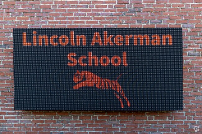Lincoln Akerman School offers a rigorous curriculum that challenges students.