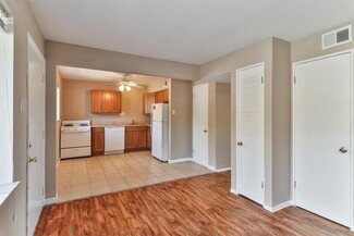 467 S Holmes Ave, Kirkwood, MO 63122
