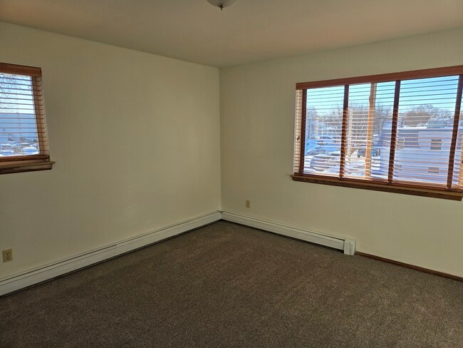 2370 S 107th St unit . 6, West Allis, WI 53227 - photo 4