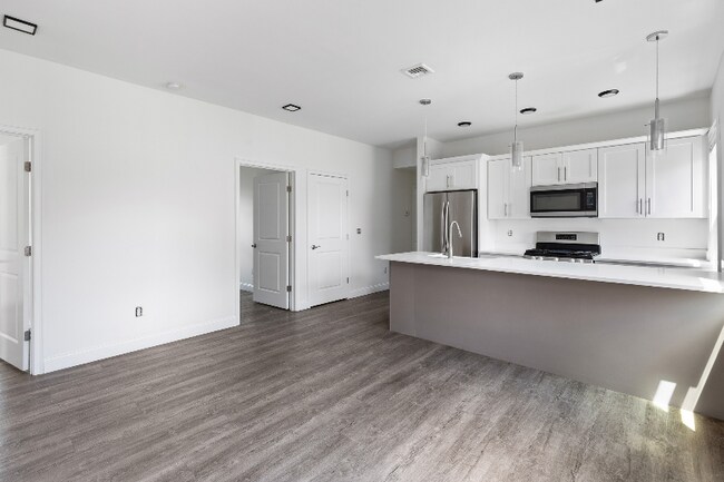 14 Trenton St unit 2, Providence, RI 02906 - photo 5