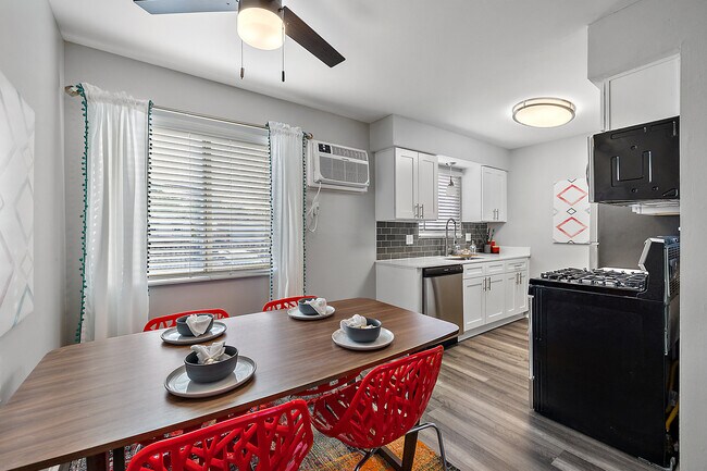 Cherry Hill Village Apartments - Dearborn Heights, MI, Dearborn Heights, MI 48127 - photo 3