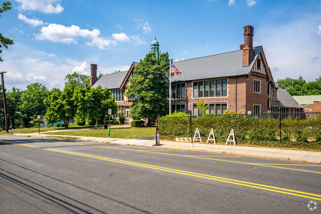 Tuscan Elementary School is located in Maplewood, NJ.