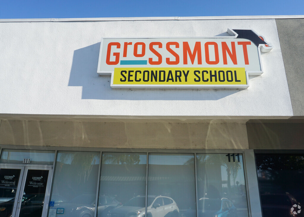 Main entrance to Grossmont Secondary School in Cuyamaca, El Cajon CA