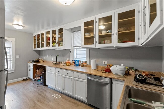 1117 Foster St, Evanston, IL 60201 - photo 2