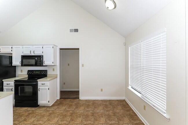 4005 Eagle Ridge Ln, Memphis, TN 38135 - photo 5