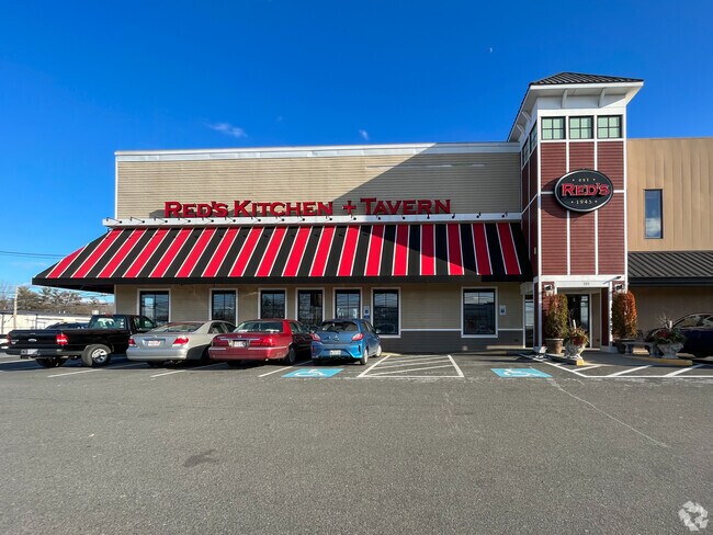 Red's Kitchen and Tavern is a great place to bring the family for a nice dinner in West Peabody.