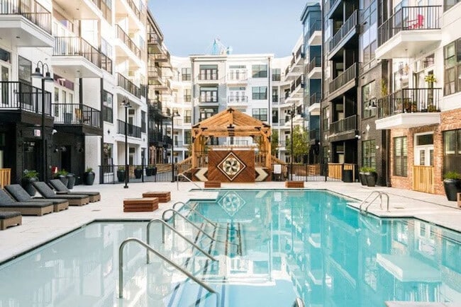 401 Korean Veterans Blvd unit ID1351411P, Nashville, TN 37201 - photo 2