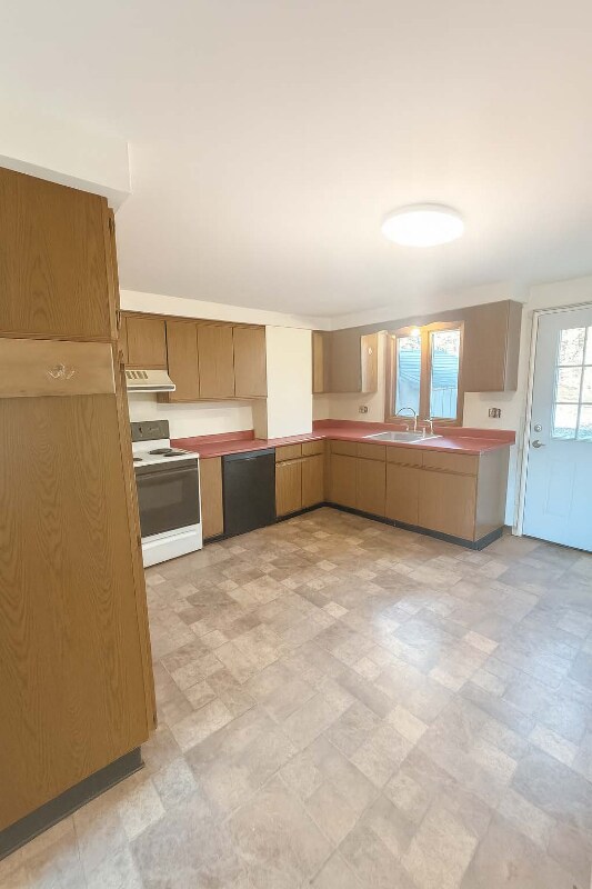 4 Poland Rd unit B, Freeport, ME 04032 - photo 3