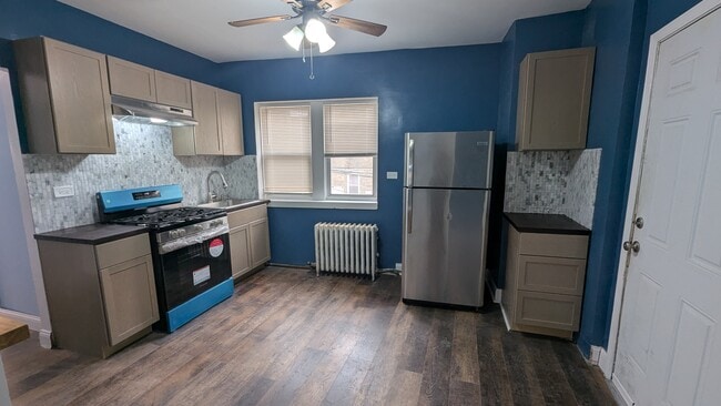 7416 N Rogers Ave unit 2S, Chicago, IL 60626 - photo 4