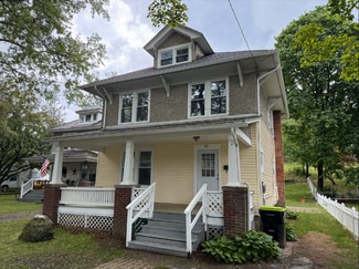 529 Wallace St, Stroudsburg, PA 18360