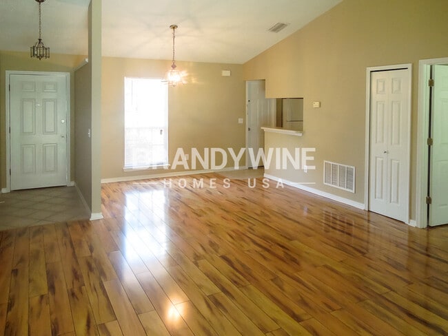 8145 Mactavish Way W, Jacksonville, FL 32244 - photo 4