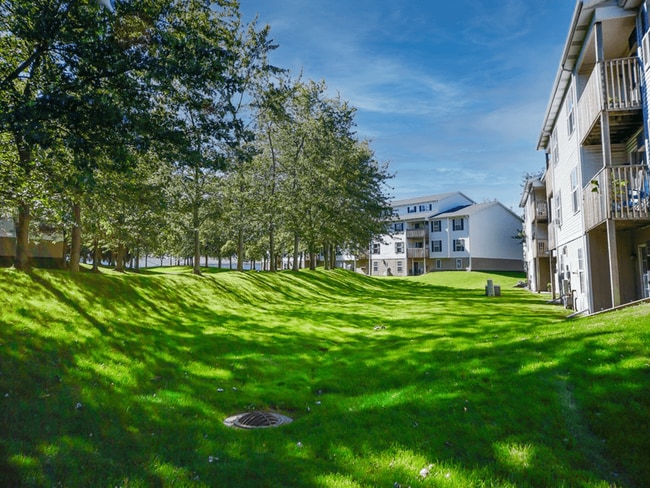 Crown Pointe Apartments, Holland, MI 49423 - photo 6