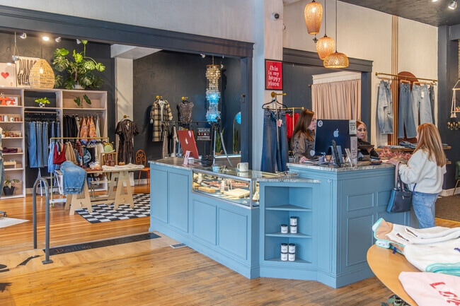 Camus is made up of apple orchards, small farms and a historic mill and numerous locally owned shops and restaurants downtown.