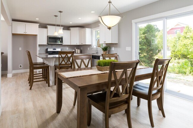 795 Saint Andrews Dr unit 36467918, Eaton Rapids, MI 48827 - photo 4