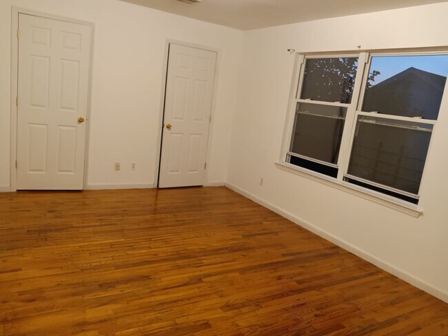 23 High St unit 2nd Floor, Elizabeth, NJ 07202 - photo 6