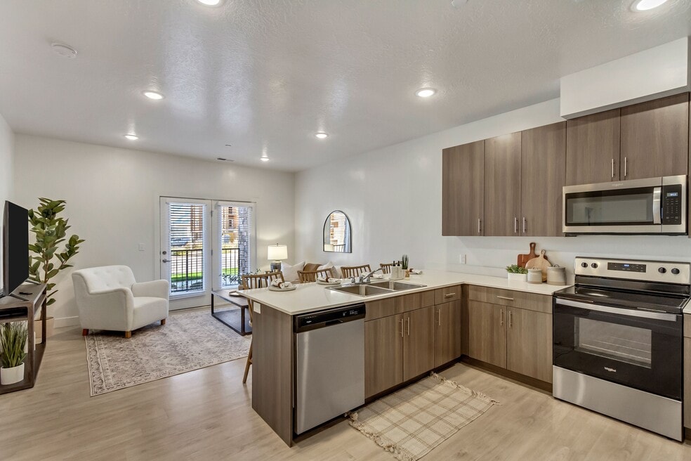 Ridgeline Parkway Apartments