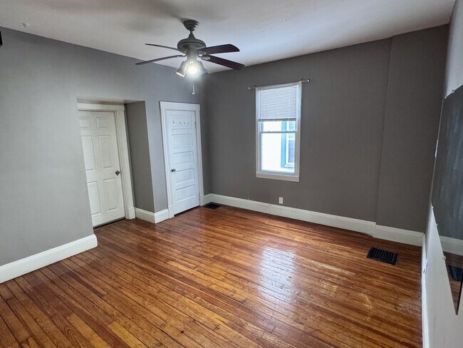 225 Bosley St unit 2, Cincinnati, OH 45219 - photo 3