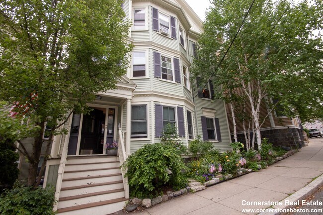 142 Calumet St unit 4, Boston, MA 02120 - photo 5