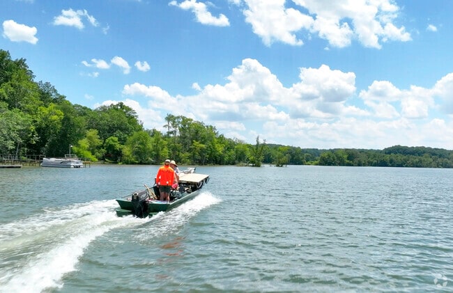 Ponderosa-Wingate locals are only minutes from enjoying a day on the Catawba River.