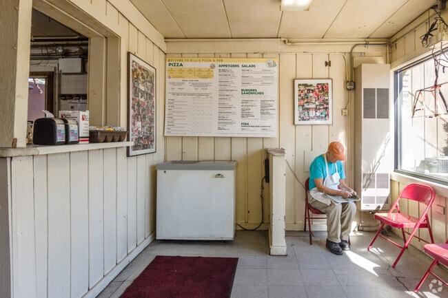 Bill's Pizza is a go-to favorite for the residents of the West Shore Park neighborhood.