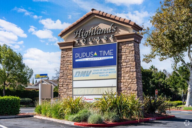 Discover a variety of shops and restaurants at Highland Square Shopping Plaza, all in one place.