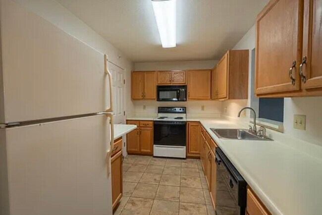 134 Northridge Dr unit 11, Oxford, OH 45056 - photo 5