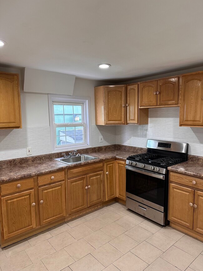 36 Chester Ave unit A, Irvington, NJ 07111 - photo 5