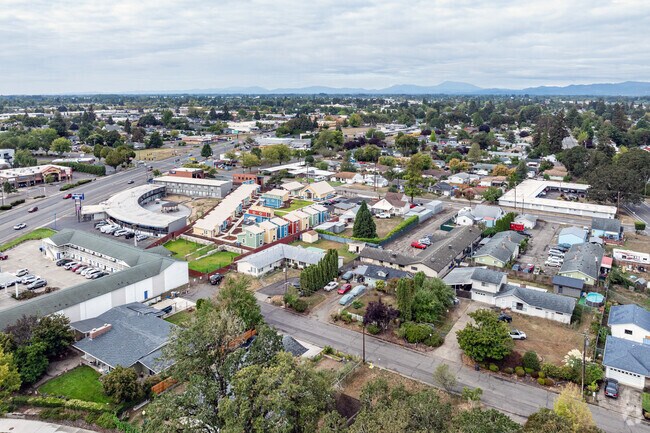 Willamette, OR borders downtown Albany and features shopping plazas and parks.