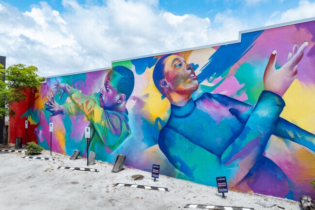 Bayou Oaks locals can visit the Rosemary District for vibrant arts, restaurants and retail.