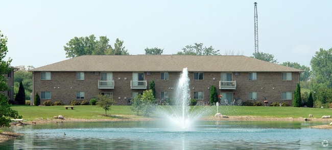 Lake Park Estates Apartments, de Pere, WI 54115 - photo 2