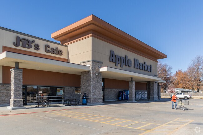 Doc's Apple Market was established in 1946 and has 12 locations throughout NE Oklahoma.
