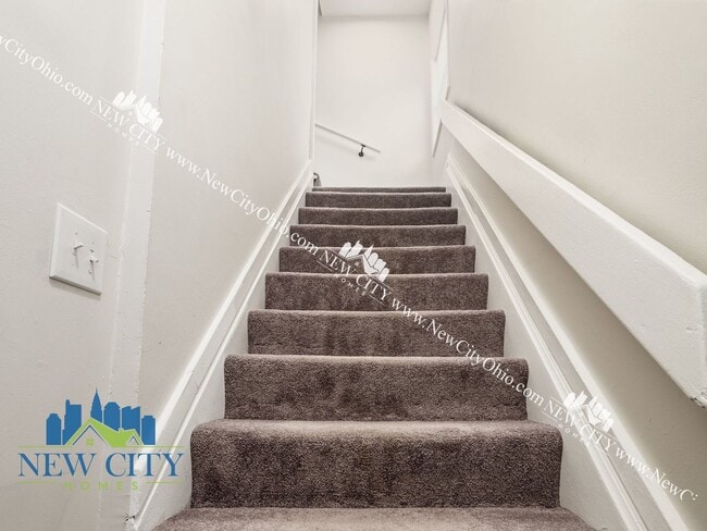 753 1 2-878-872 Sullivant Ave unit 878 1/2 (Front), Columbus, OH 43222 - photo 7