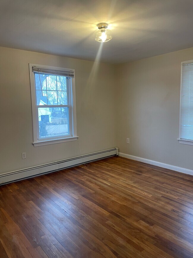 38 Madison St, Newburyport, MA 01950 - photo 3