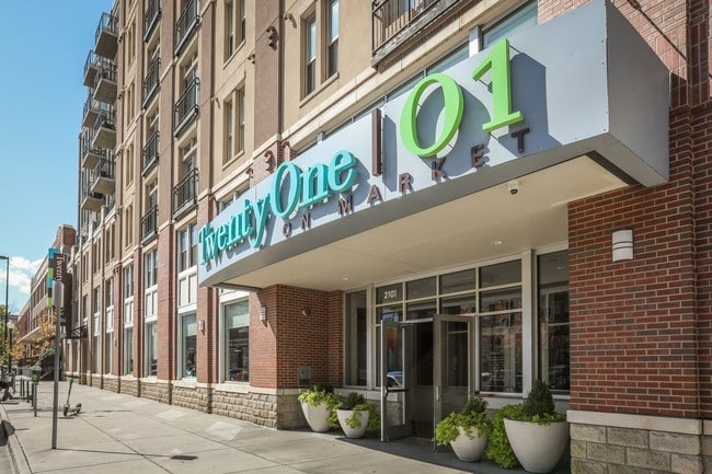TwentyOne01 on Market, Denver, CO 80205 - photo 2