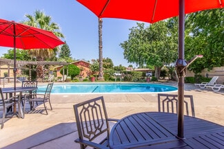 111 W 9th St, Clovis, CA 93612