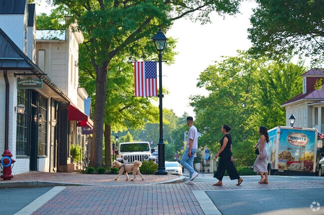 Middleburg attracts visitors with shops and historic charm.
