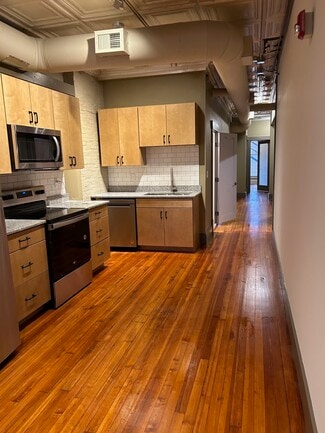 98 Main St Unit 2nd Fl, Northampton, MA 01060