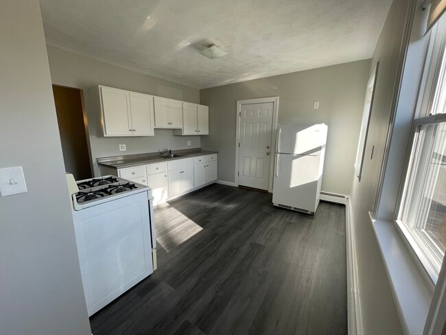 16 Maple St unit 4, Waltham, MA 02453 - photo 3