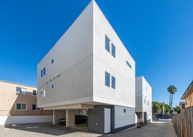 635 N Harvard Blvd unit 635.75, Los Angeles, CA 90004 - photo 3