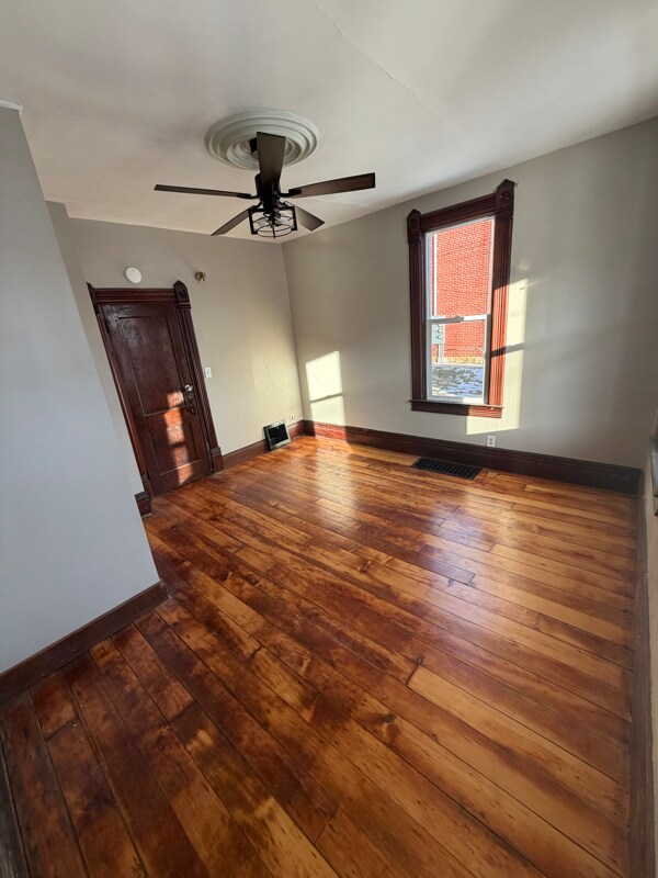 489 Almond St unit 1, Dubuque, IA 52001 - photo 6