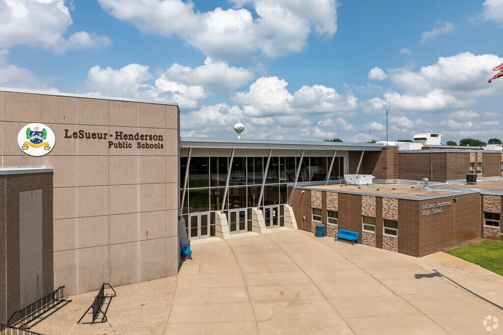 Le Sueur-Henderson High School serves 537 students in grades 6-12 from both Le Sueur and Henderson communities, ranking 238th within Minnesota with 22% minority enrollment.