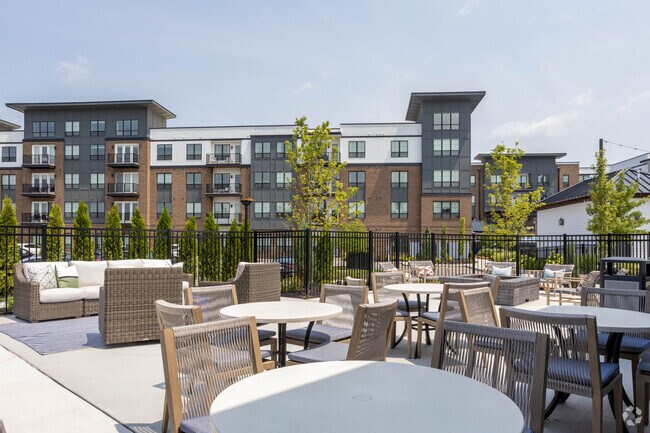 Hanover Park, Columbus, OH 43204 - photo 5