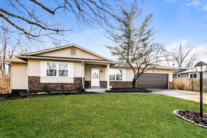 93 Jane Dr, Saint Peters, MO 63376 - photo 1