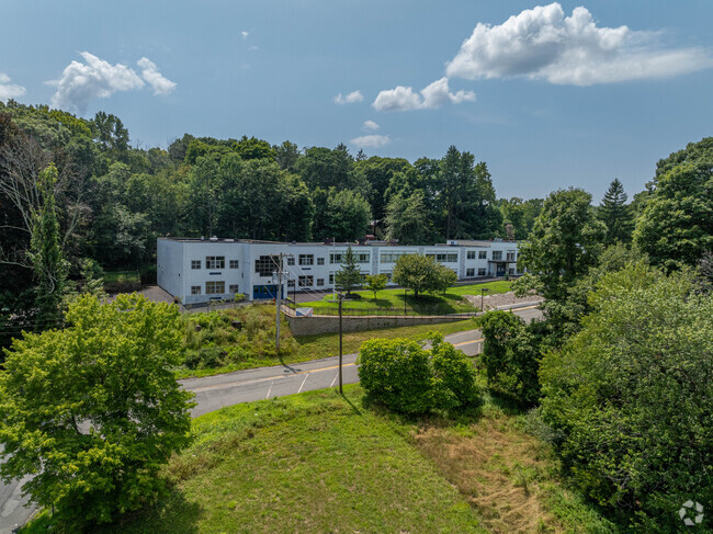 Hudson Maxim Elementary School is a great place for young students of Hopatcong to go and learn.