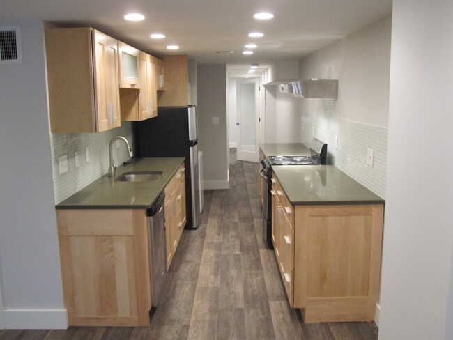 1658 Monroe St NW unit 1658 Apt B, Washington, DC 20010 - photo 5